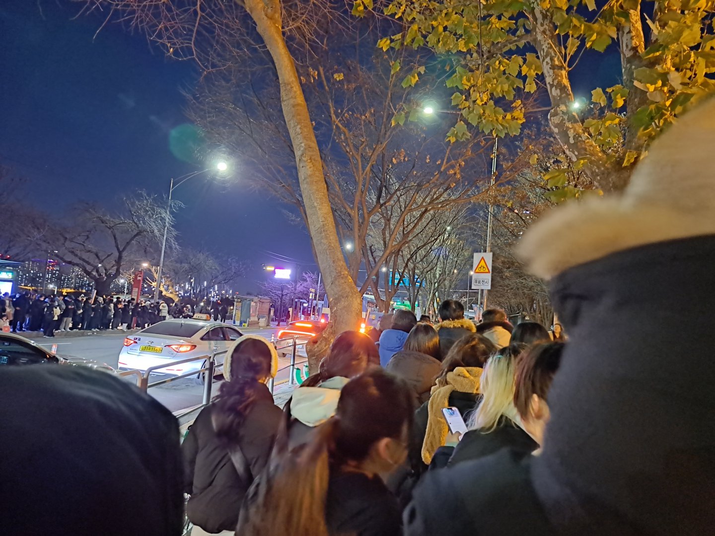 여의나루 앞 100m 줄