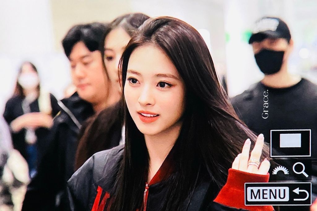 오늘자 미야오 안나 출국 홈마짤........