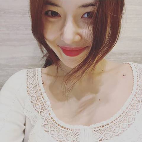 피부에 아예 박아버리는 "더멀 피어싱”15